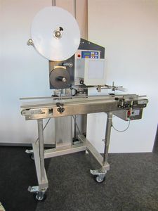 automatic labeling machine