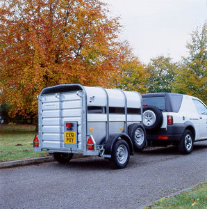 single-axle livestock trailer