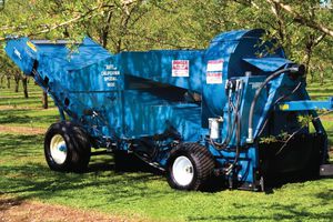 nuts harvester