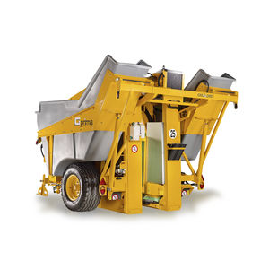 trailed wine harvester