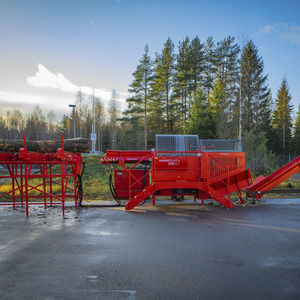 firewood processor with chainsaw