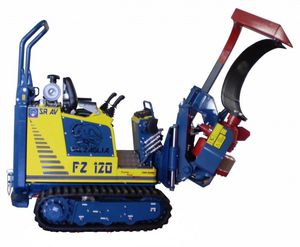 self-propelled rootballing machine