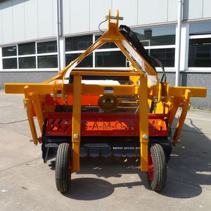 onion harvester / tractor-mounted
