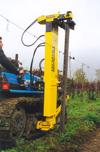 hydraulic post driver