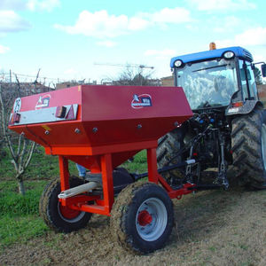 trailed fertilizer applicator