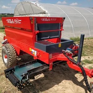 towed fertilizer applicator