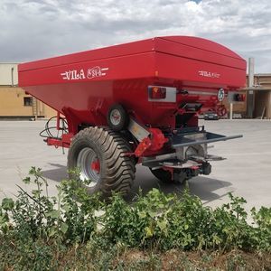 towed fertilizer applicator