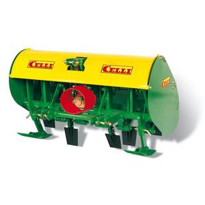 PTO-driven spading machine