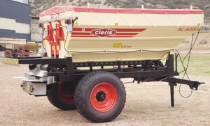 trailed fertilizer spreader