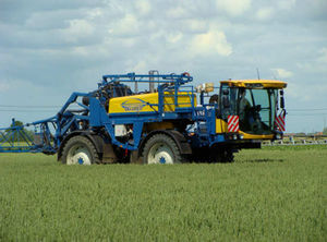 self-propelled sprayer