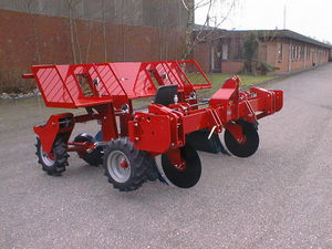 Christmas tree transplanter