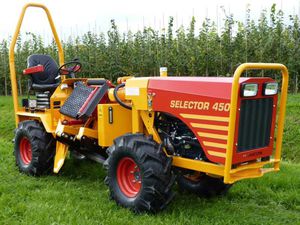 self-propelled rootballing machine