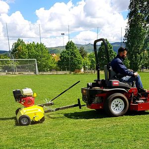 trailed scarifier / gasoline engine