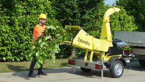 towed wood chipper / mounted / self-propelled / gasoline engine