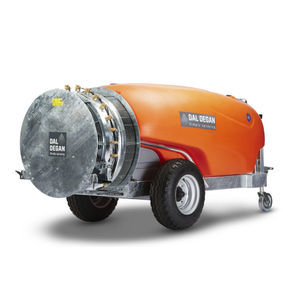 towed agricultural atomizer 1