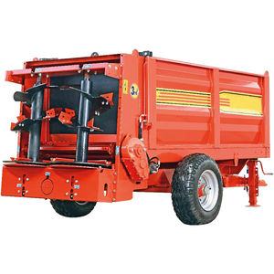 towed muck spreader