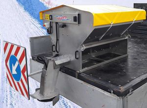 electric salt spreader