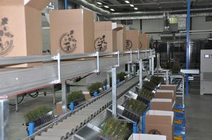 packing machine with cleaning system