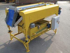 crop cleaning machine with polisher