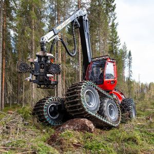 tracked forestry harvester 1