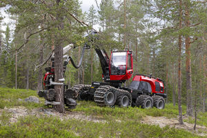 rubber-tired forestry harvester