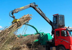 wood chipper forestry crane