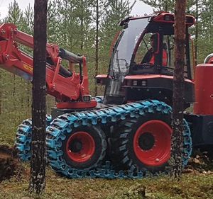 rubber-tired forestry harvester