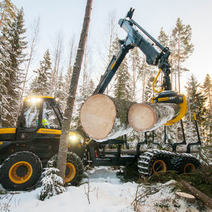 tractor-mounted forestry crane 1