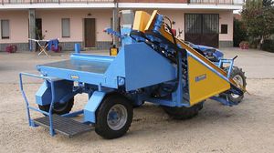 leek harvester machine