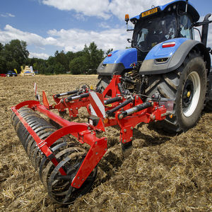 subsoiler with hydraulic adjustment