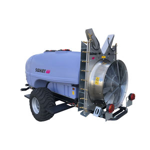 trailed agricultural atomizer