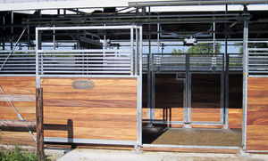 stable gate