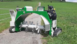 self-propelled compost turner