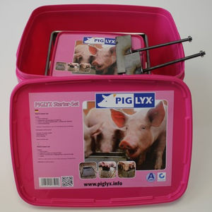swine salt lick / with trace elements / proteins / magnesium