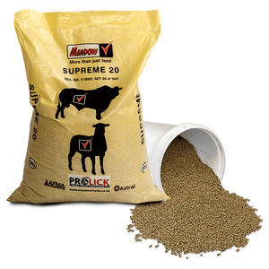 Animal feed supplement - HPC 85 - meadowfeeds - cattle / sheep / mineral