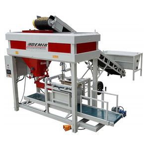 fertilizer bagger