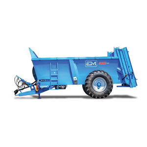 towed manure spreader