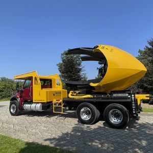 truck-mounted tree spade