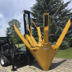 truck-mounted tree spade