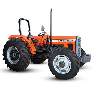 4 wheel drive tractor