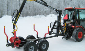 trailer-mounted log loader