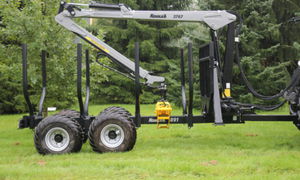 trailer-mounted log loader