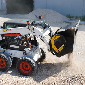 stone crusher with hydraulic adjustment