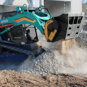stone crusher with hydraulic adjustment 1