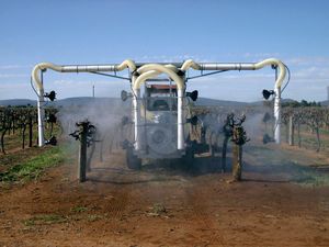 trailed agricultural atomizer / for viticulture / air blast