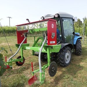 3-point hitch fertilizer spreader