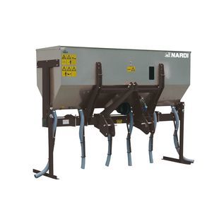 mounted fertilizer distributor