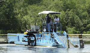 aquatic weed harvester machine