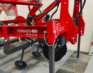 disc plastic mulch puller