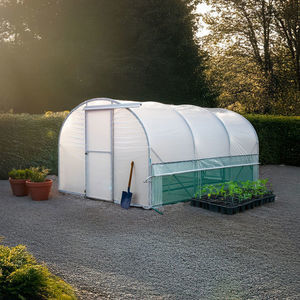 tunnel type greenhouse